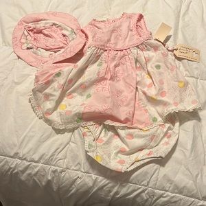 2 Piece Kids Set with a hat brand new baby girls 9-12 months